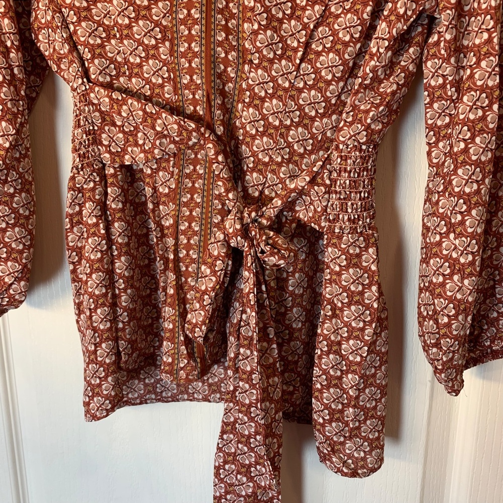 Max Studio Boho V-Neck Blouse with Tie Belt – Smocked Back – Earthy Rust Brown L - Picture 5 of 11